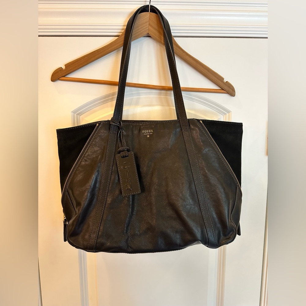 Black Fossil Purse and Wallet